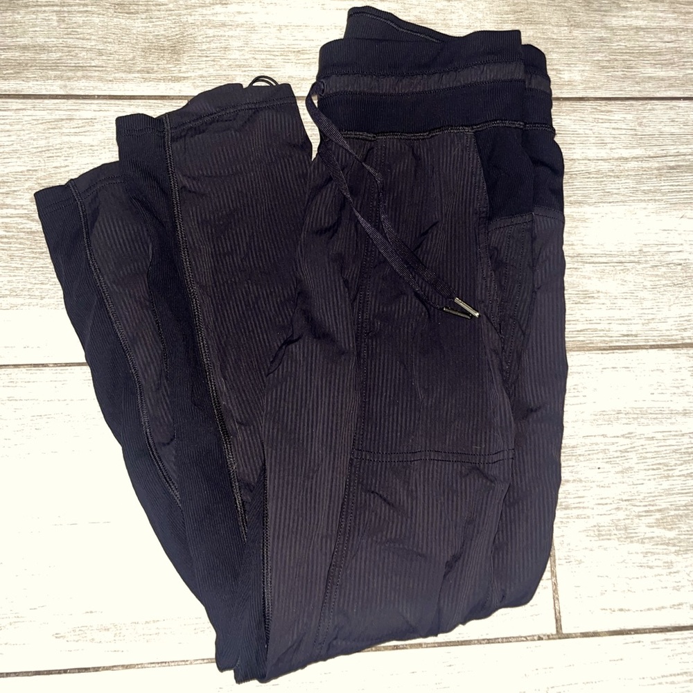 Lulu lemon black joggers